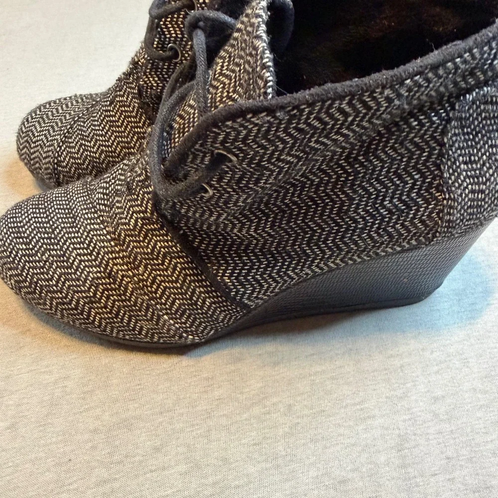 Toms desert wedge